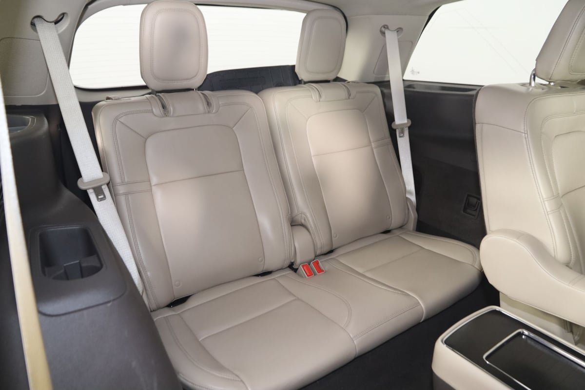 Used 2020 Lincoln Aviator Reserve w/ Equipment Group 202A AWD/4WD image 16