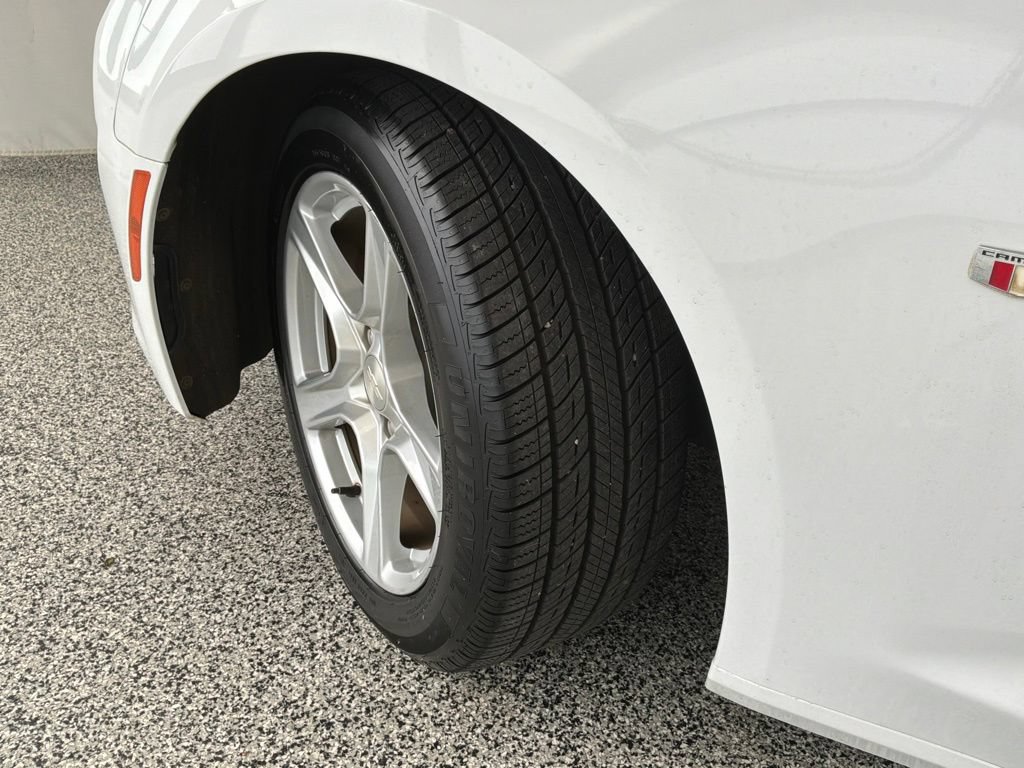 Used 2020 Chevrolet Camaro LT RWD image 3