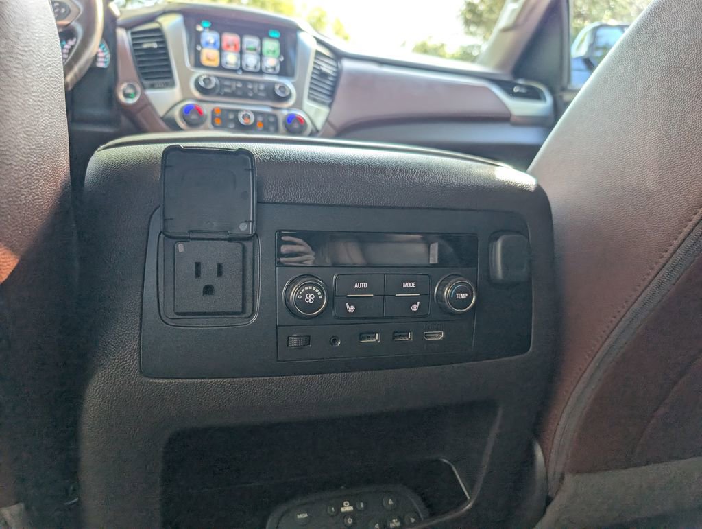 Used 2017 Chevrolet Suburban Premier image 30