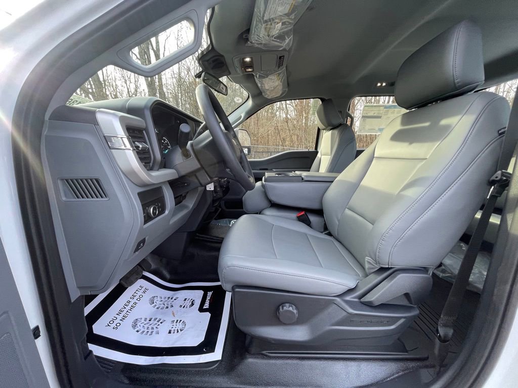 New 2026 Ford F250 XL w/ XL Chrome Package image 18