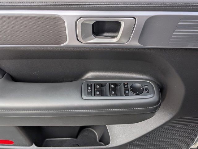 Used 2025 Hyundai Santa Fe SEL image 17