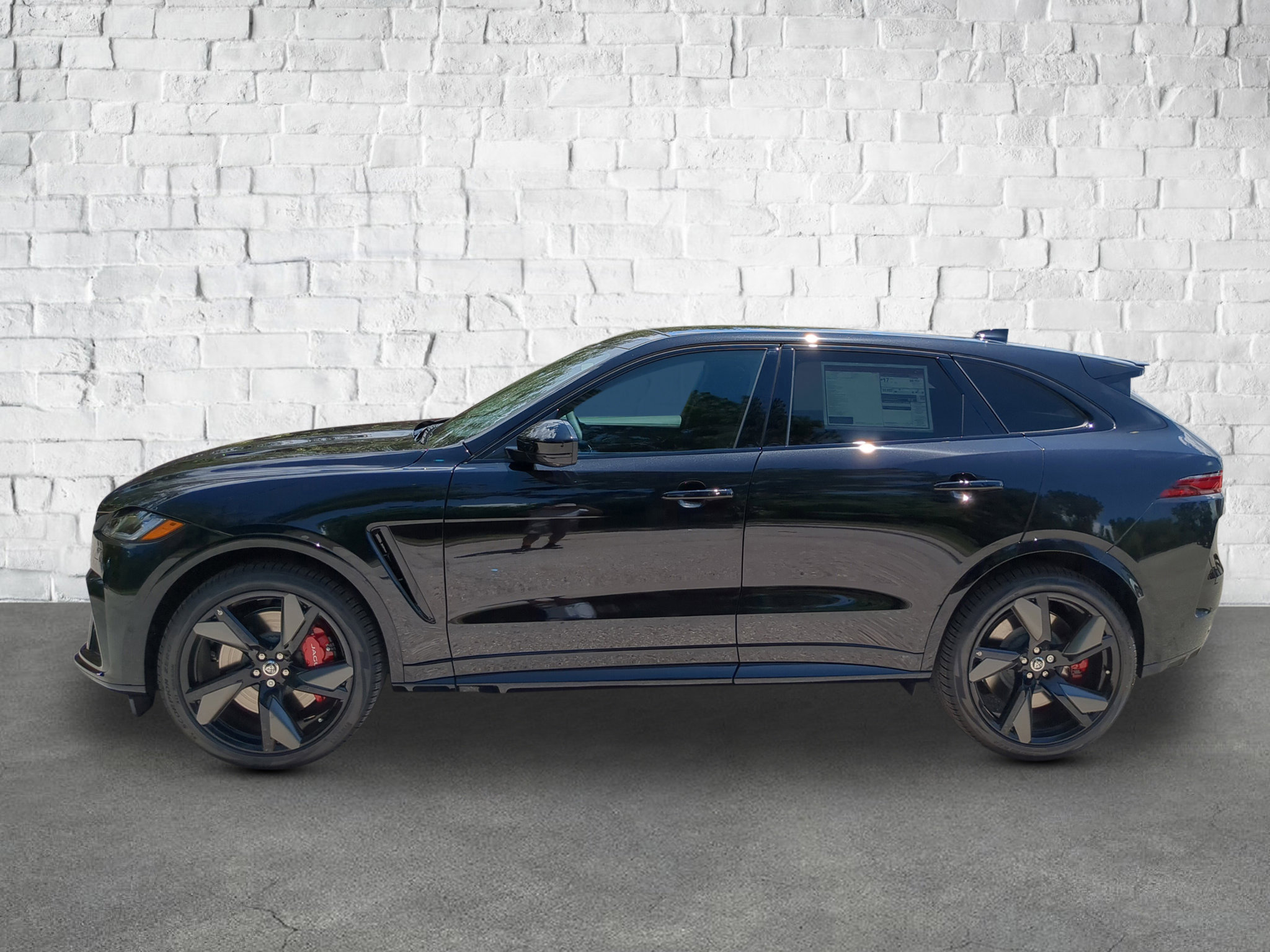 New 2026 Jaguar F-PACE SVR 575 Edition image 3