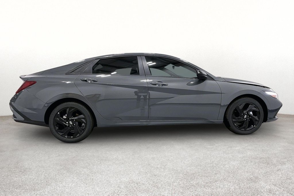 New 2026 Hyundai Elantra SEL Sport FWD image 8
