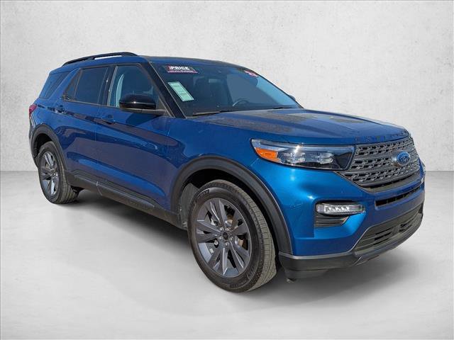 Used 2023 Ford Explorer XLT w/ Equipment Group 202A AWD/4WD image 3