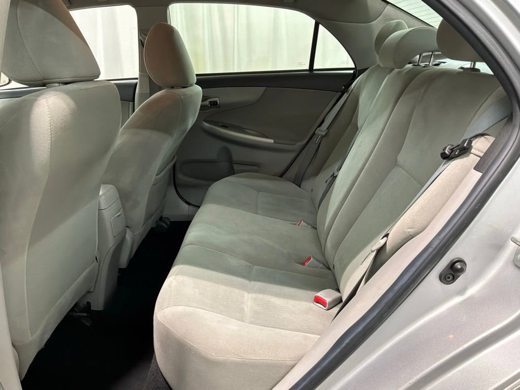 Used 2012 Toyota Corolla LE FWD image 19