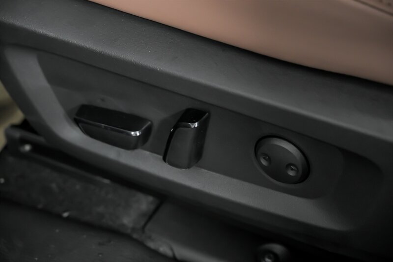 New 2026 Mitsubishi Outlander SEL FWD image 18