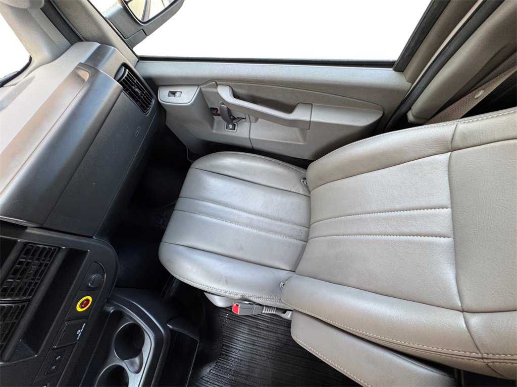 Used 2022 Chevrolet Express 2500 w/ Driver Convenience Package image 16