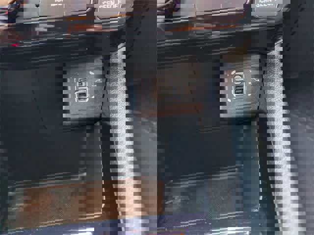 Used 2022 Jeep Compass Limited image 32