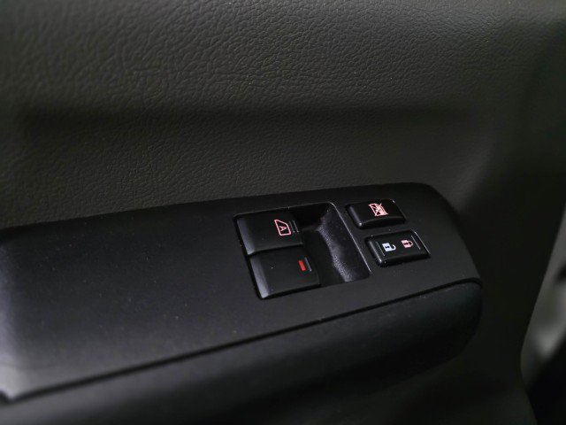 Used 2018 Nissan NV 3500 SV image 27