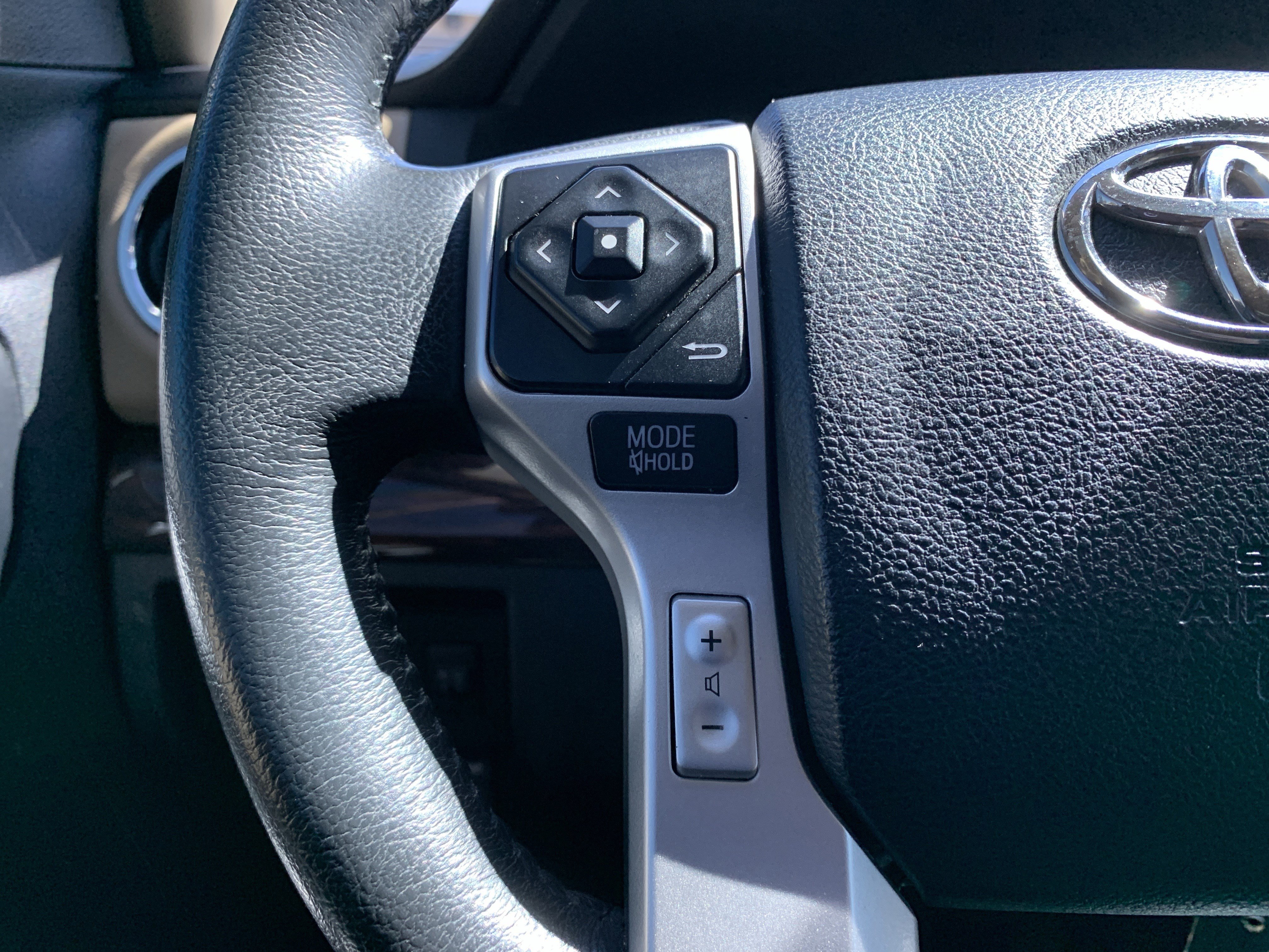 Used 2017 Toyota Tundra Limited w/ Limited Premium Package image 19