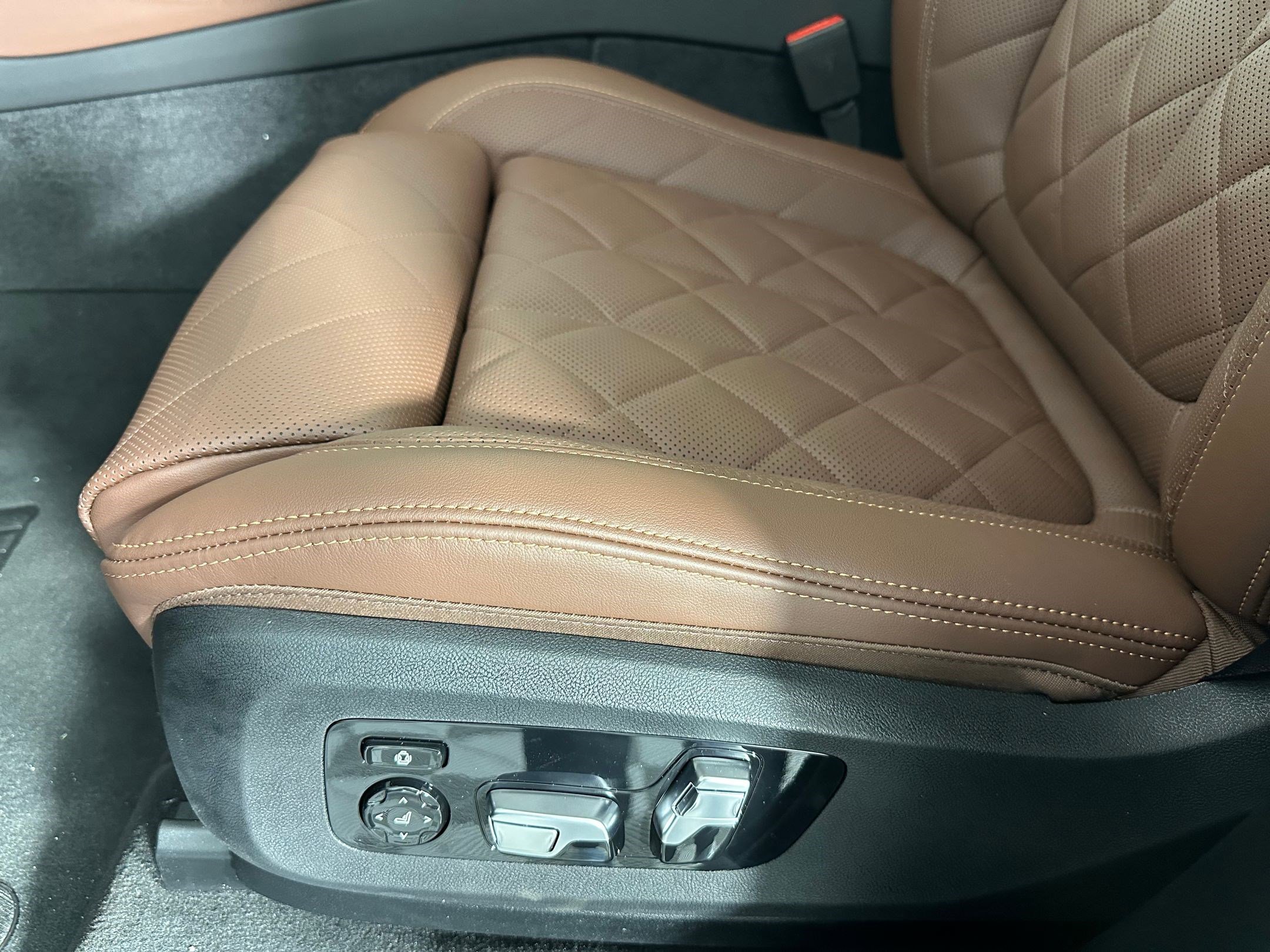 New 2026 BMW X5 sDrive40i image 11