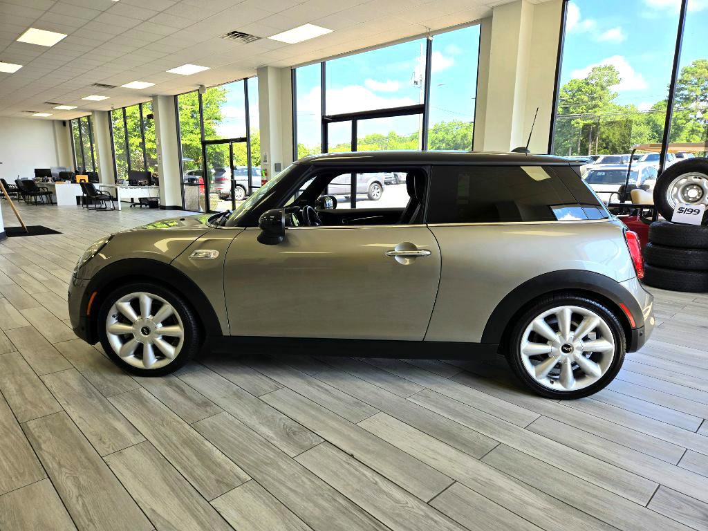 Used 2019 MINI Cooper S w/ Premium Package image 4