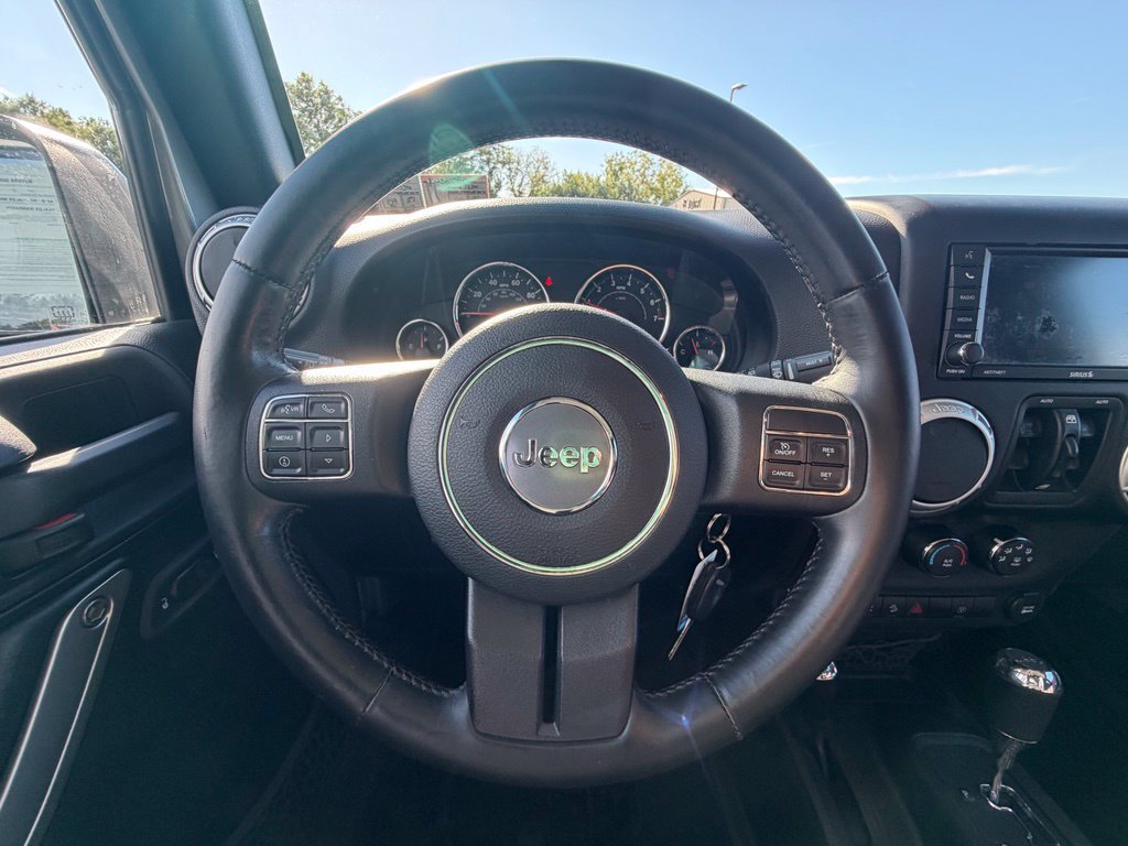 Used 2014 Jeep Wrangler Unlimited Sahara w/ Connectivity Group AWD/4WD image 7