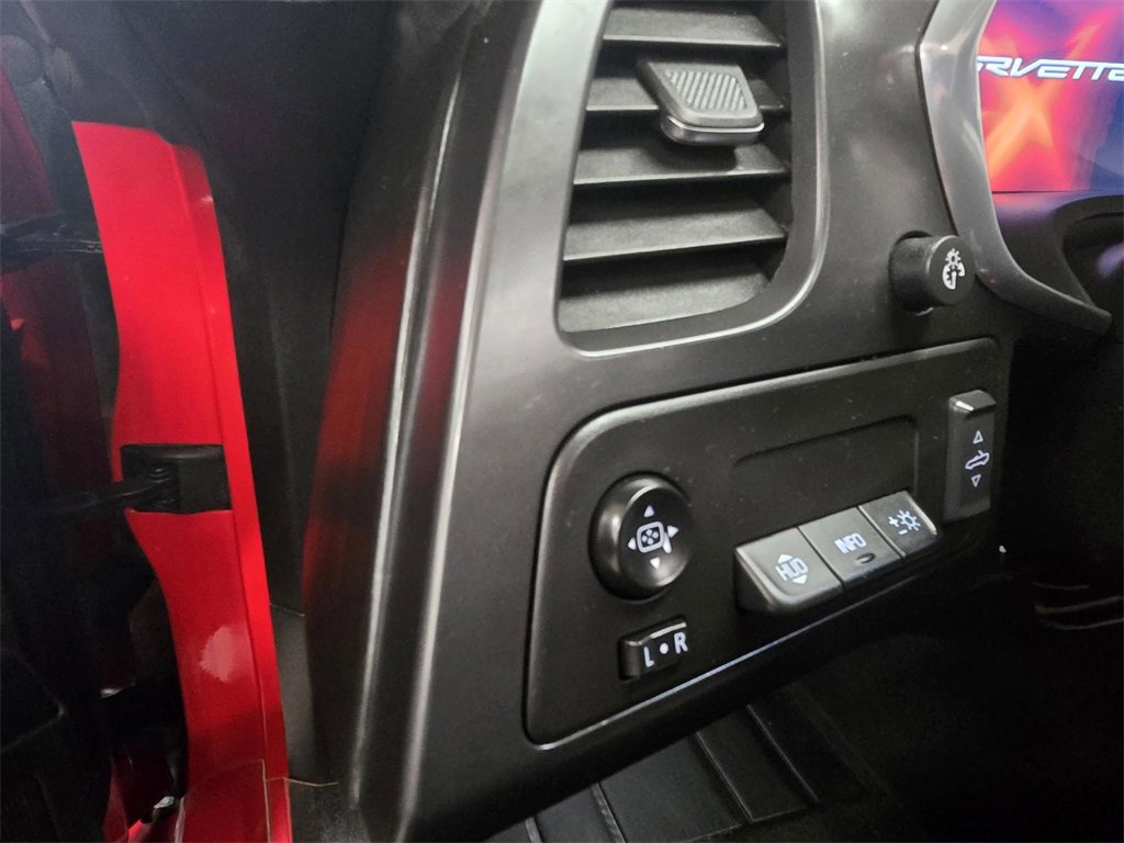 Used 2015 Chevrolet Corvette Z06 w/ 3LZ Preferred Equipment Group image 19