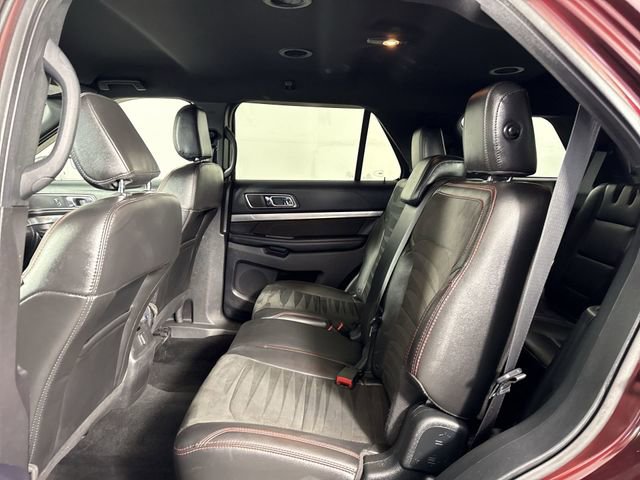 Used 2018 Ford Explorer XLT w/ Equipment Group 202A AWD/4WD image 21