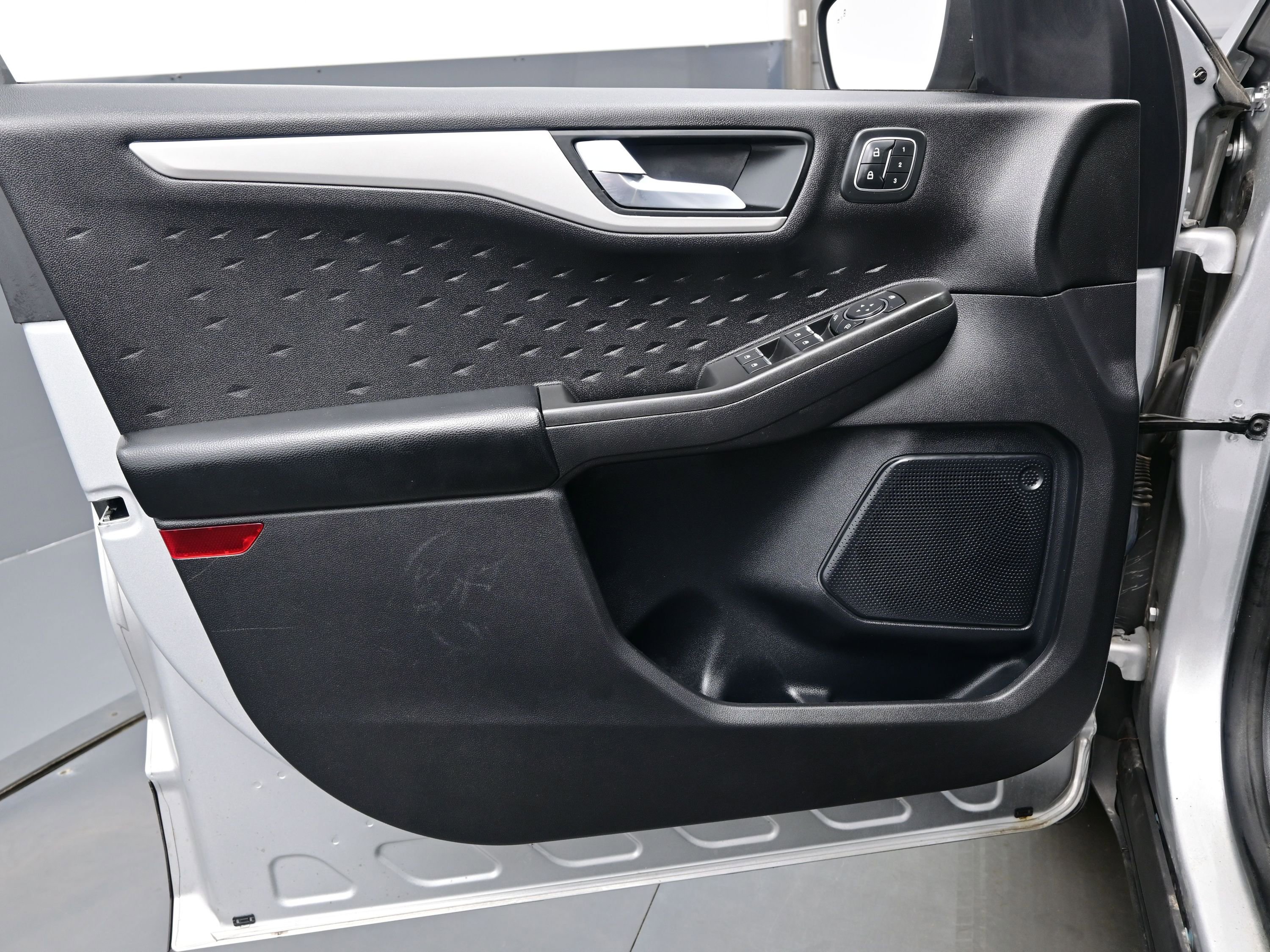 Used 2020 Ford Escape SEL image 9