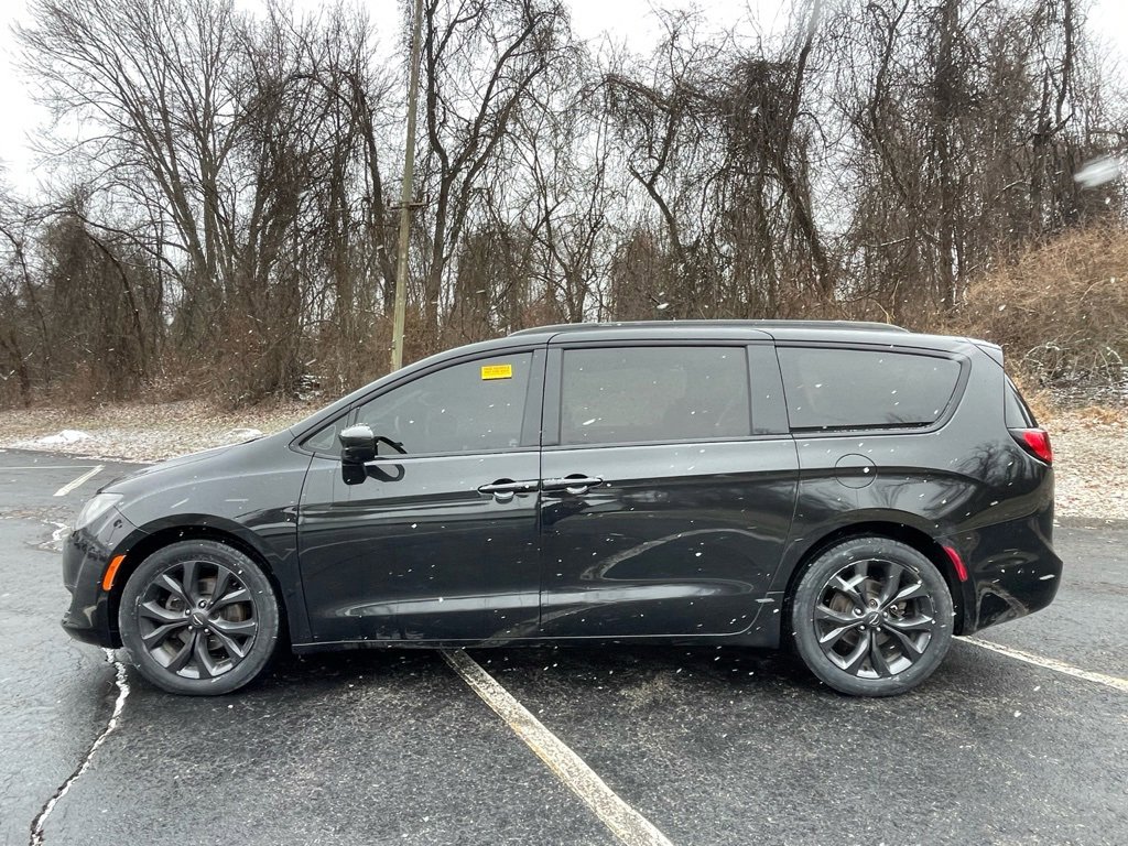 Used 2019 Chrysler Pacifica Touring-L Plus w/ Advanced Safetytec Group image 6