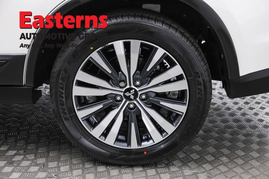 Used 2020 Mitsubishi Outlander ES image 33