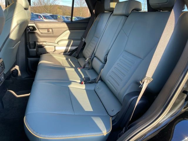Used 2025 Toyota 4Runner Trailhunter AWD/4WD image 7