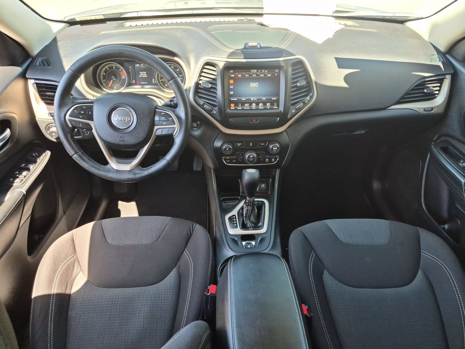 Used 2016 Jeep Cherokee Latitude w/ Comfort/Convenience Group FWD image 26