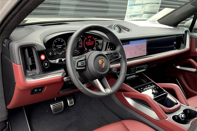 New 2025 Porsche Cayenne GTS image 4