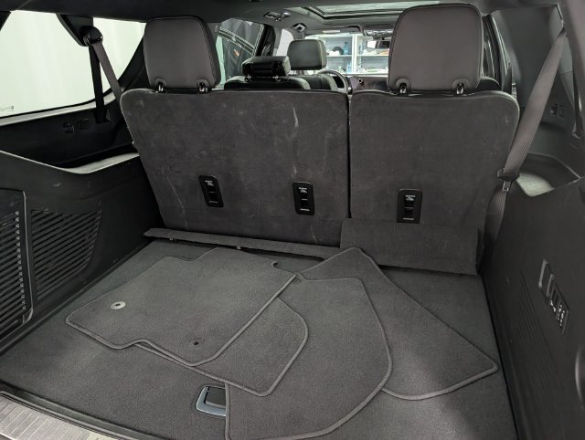 Certified 2026 Chevrolet Suburban Premier w/ Sun And Tow Package AWD/4WD image 15
