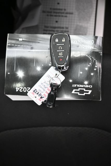 Used 2024 Chevrolet Malibu LT FWD image 10