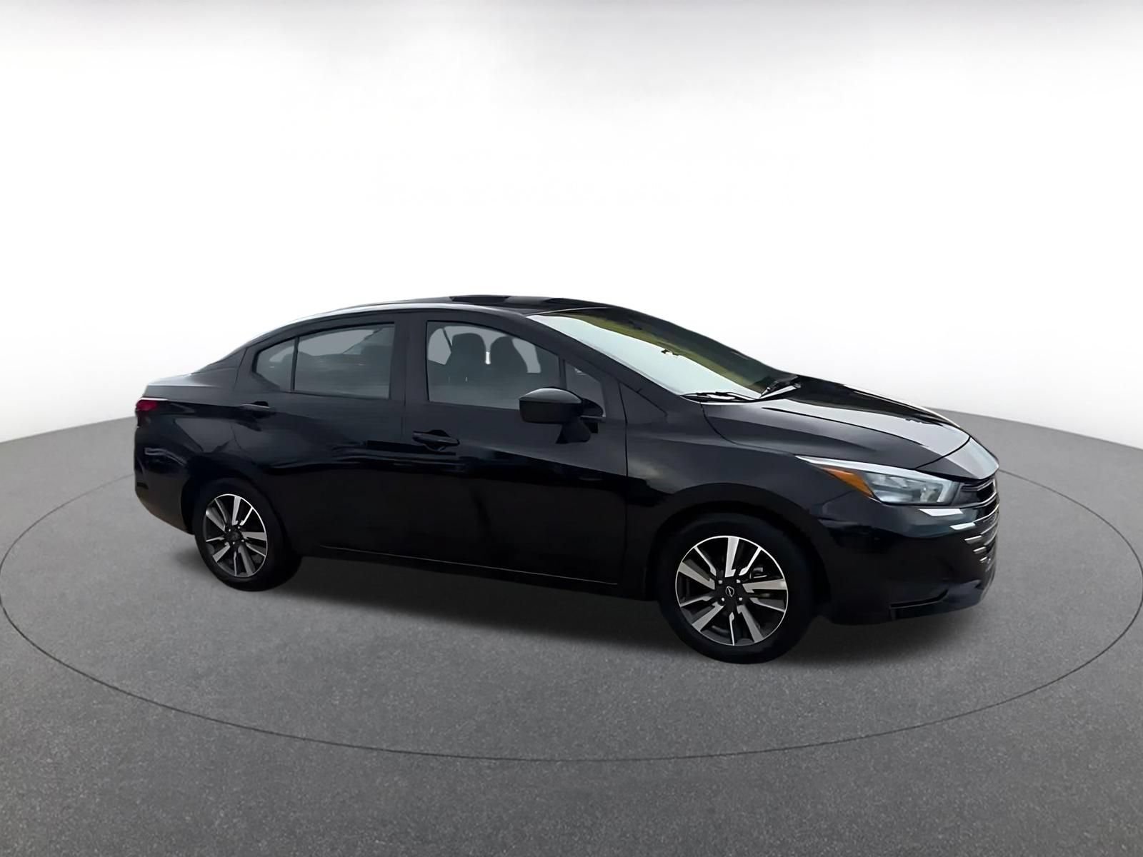 Used 2025 Nissan Versa SV FWD image 8
