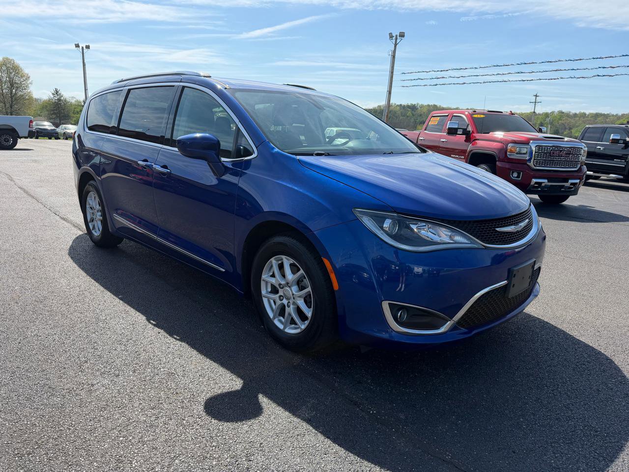 Used 2020 Chrysler Pacifica Touring-L image 3