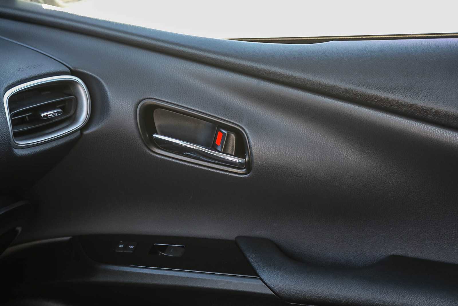 Used 2021 Toyota Prius Prime XLE image 21