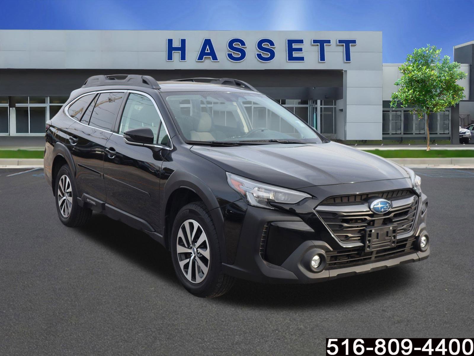 Used 2023 Subaru Outback Premium image 1