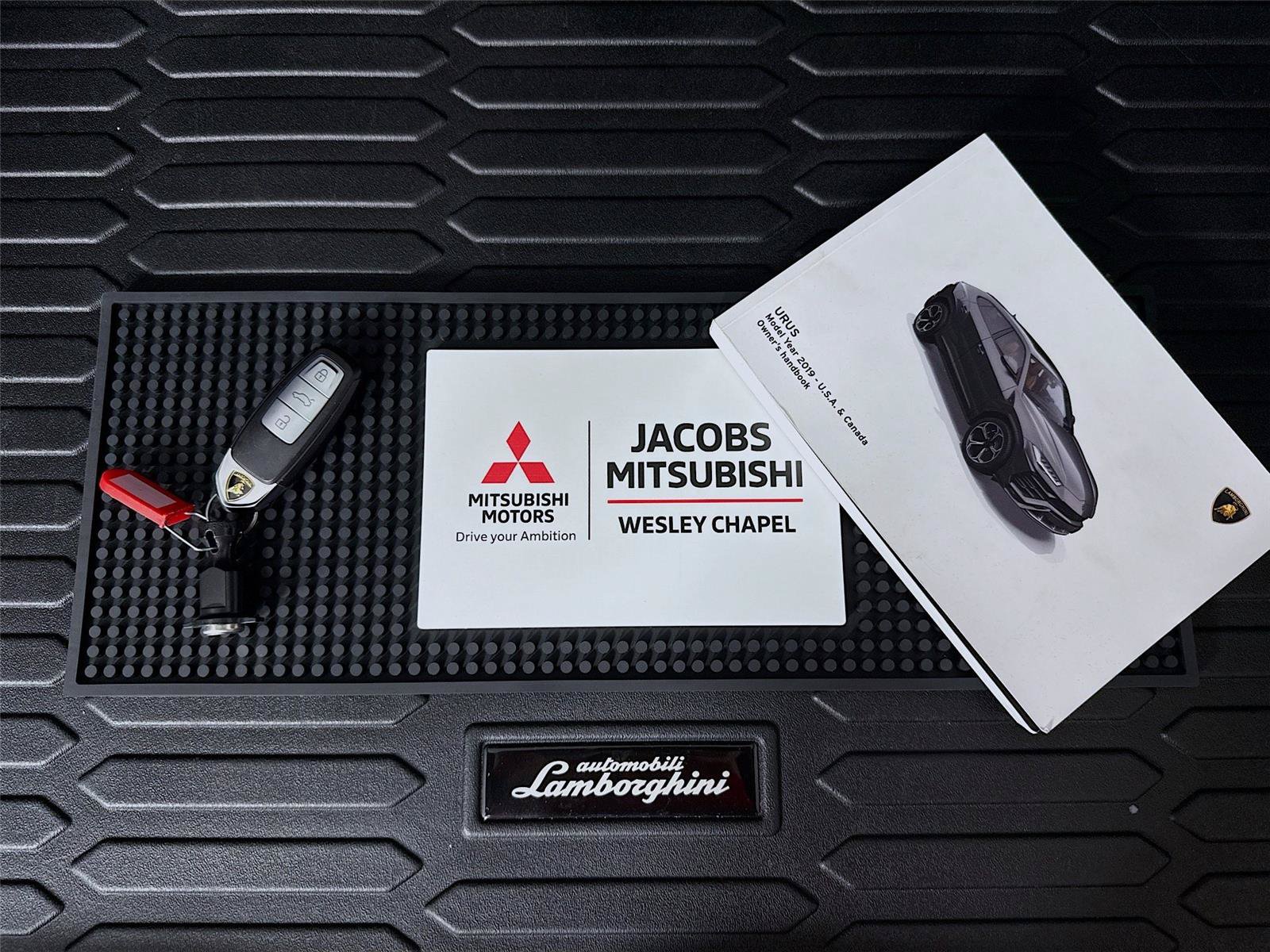 Used 2019 Lamborghini Urus AWD/4WD image 26