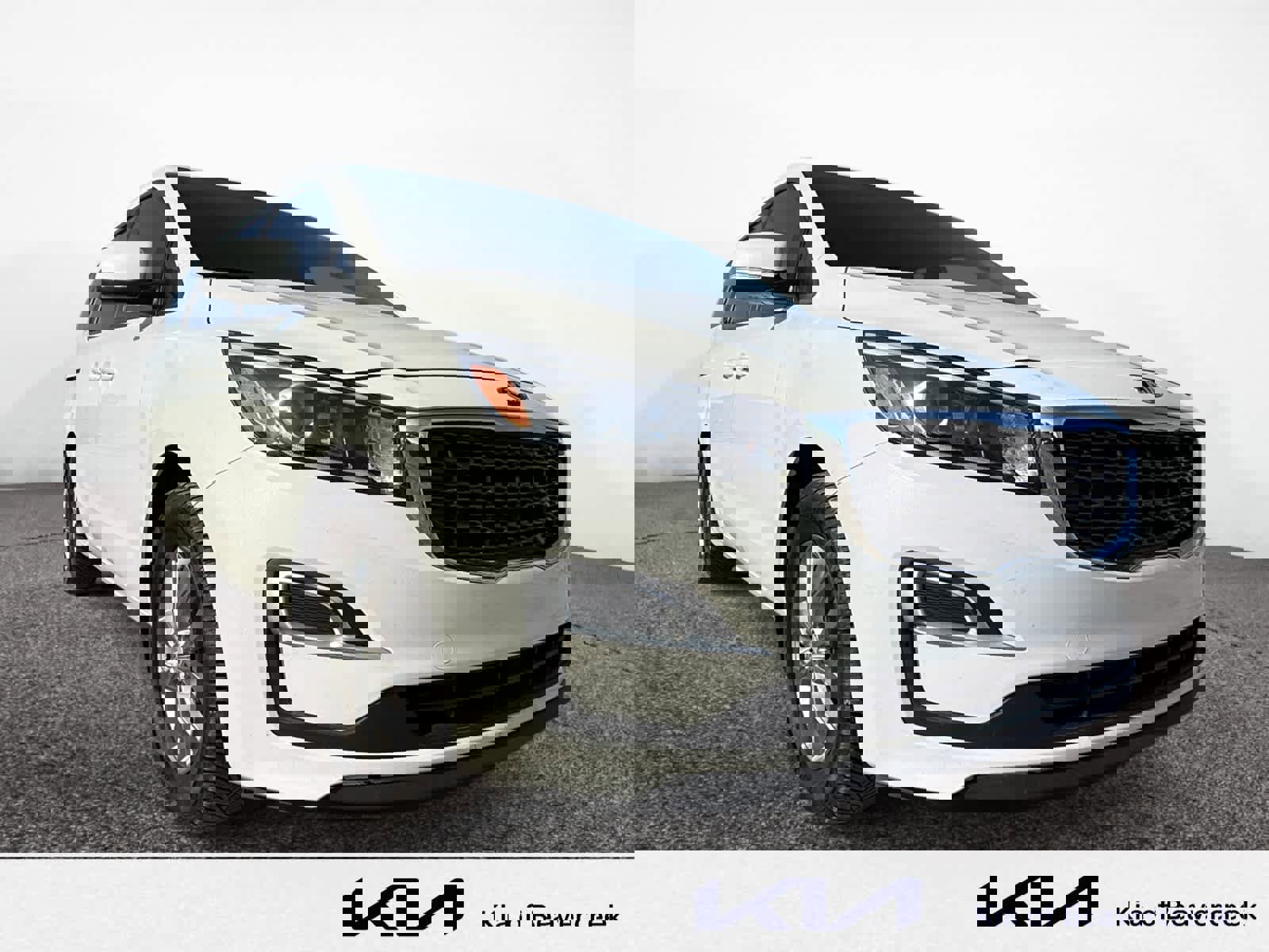 Used 2021 Kia Sedona LX FWD image 3