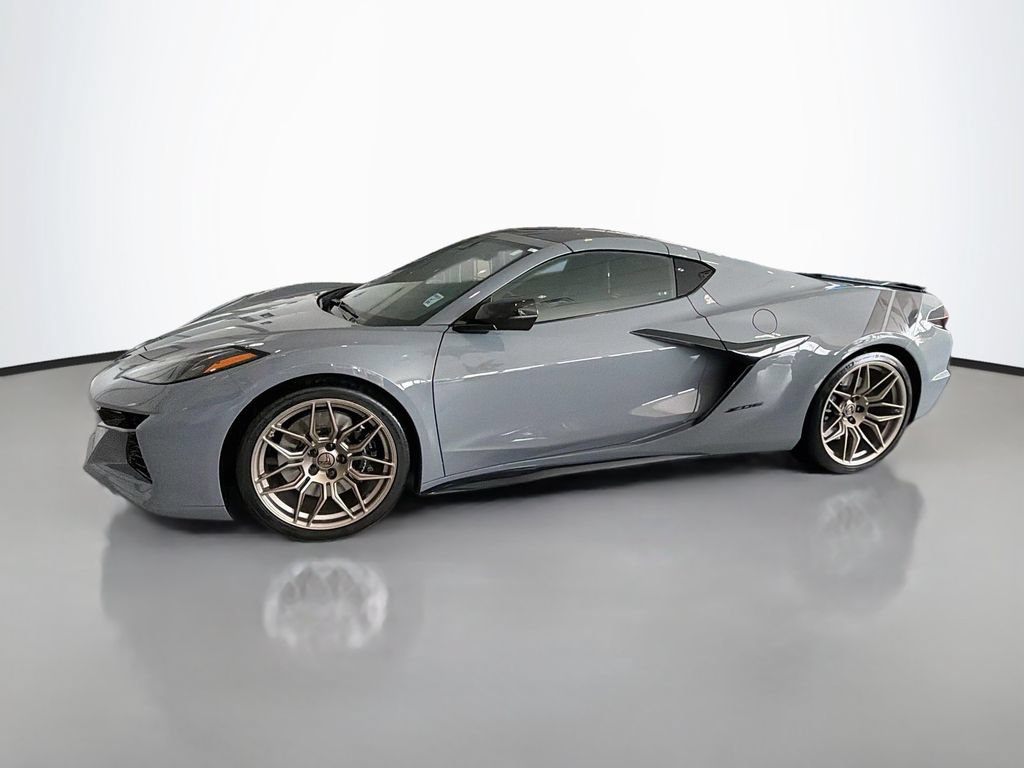 Used 2025 Chevrolet Corvette Z06 RWD image 4