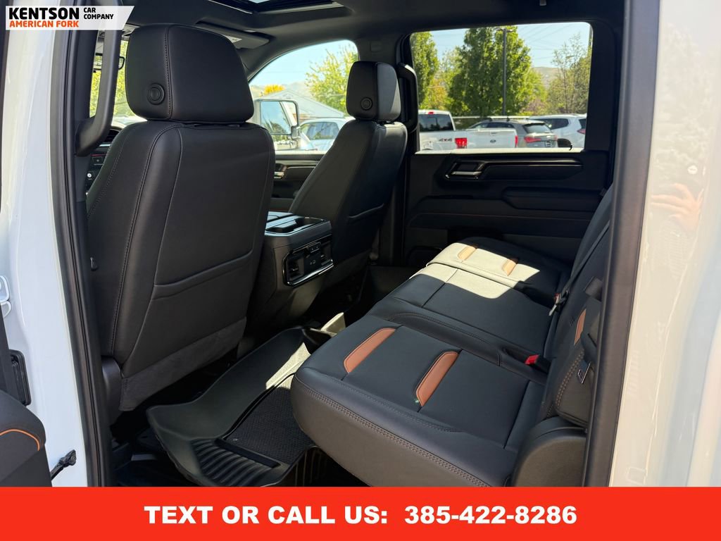 Used 2025 GMC Sierra 2500 AT4 image 39