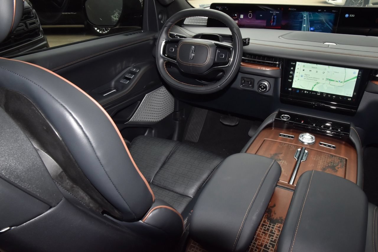New 2026 Lincoln Navigator Black Label AWD/4WD image 16
