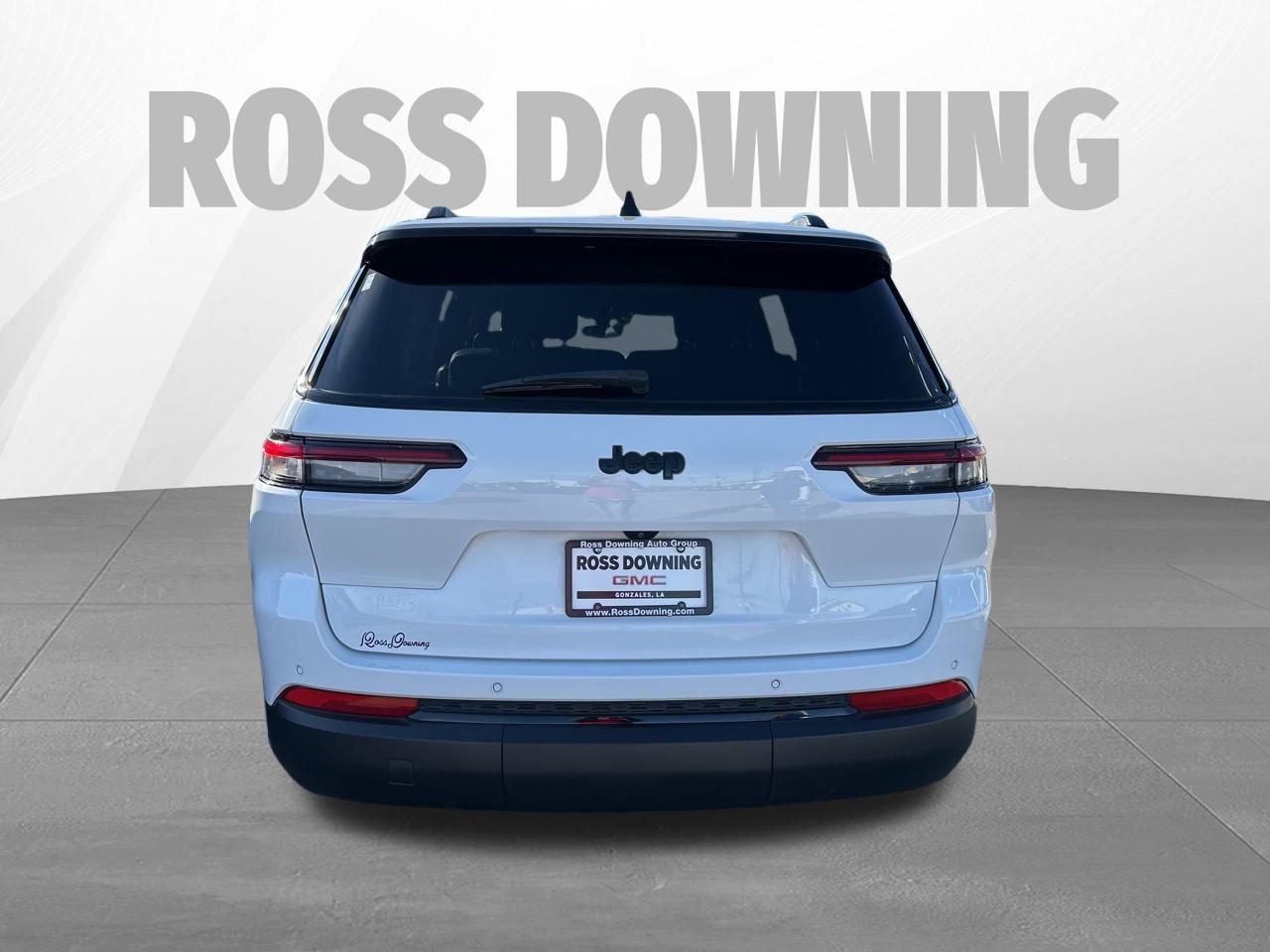 Used 2023 Jeep Grand Cherokee L Laredo image 5