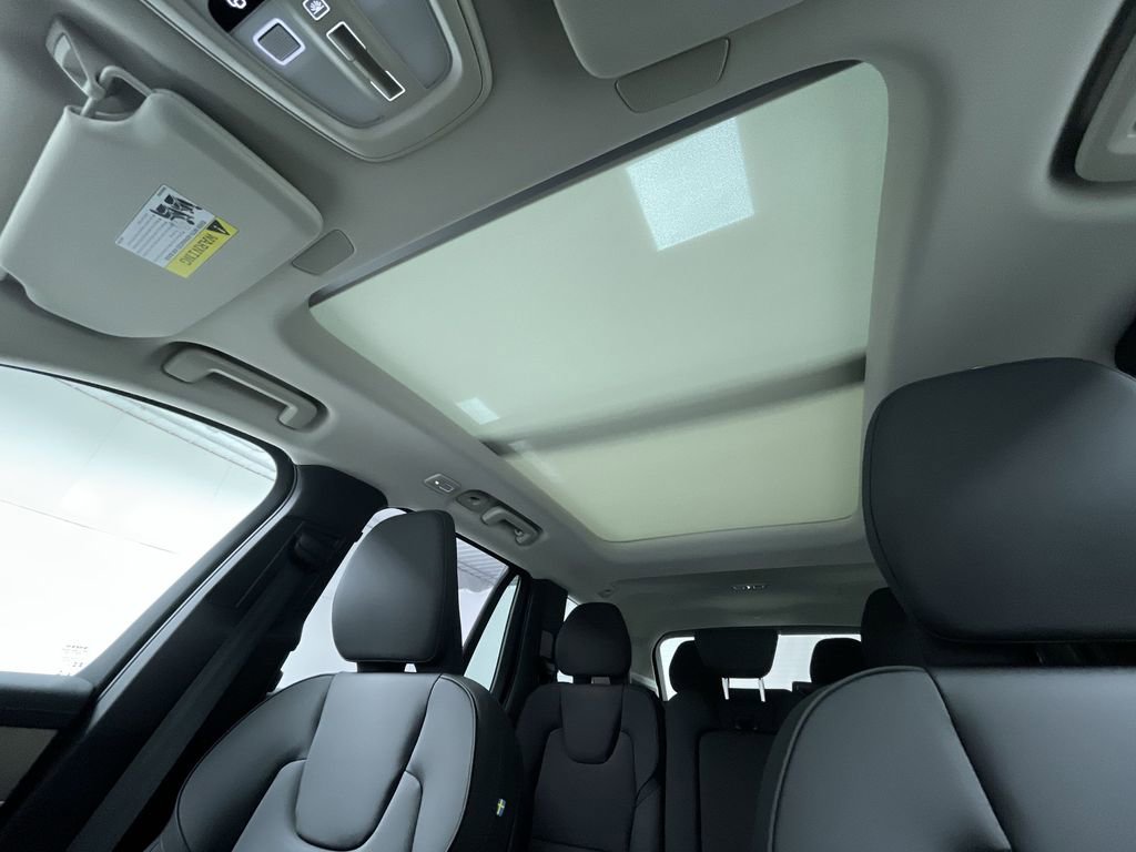 New 2026 Volvo XC90 B6 Plus w/ Protection Package Premier image 6