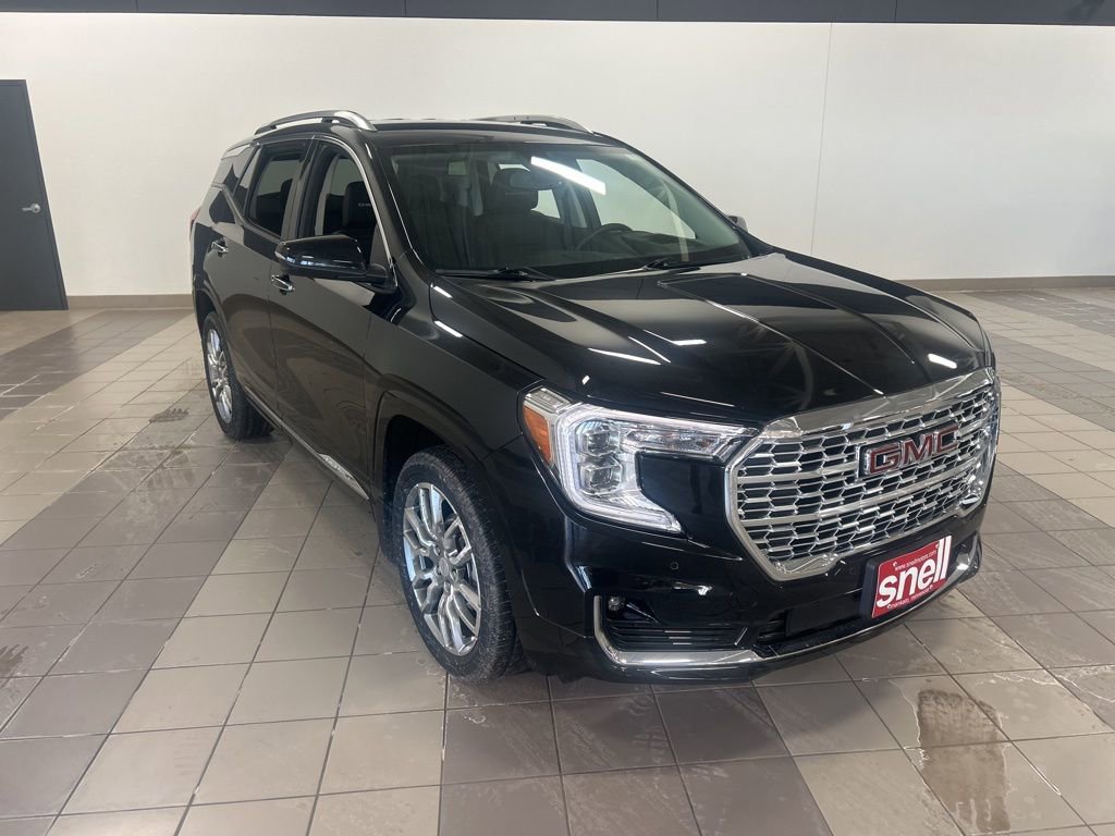 Used 2023 GMC Terrain Denali image 9