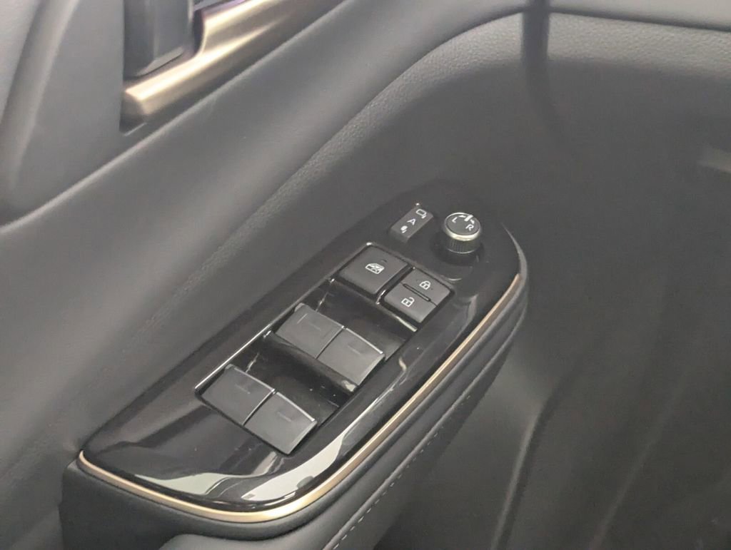 Used 2026 Toyota Crown XLE image 17