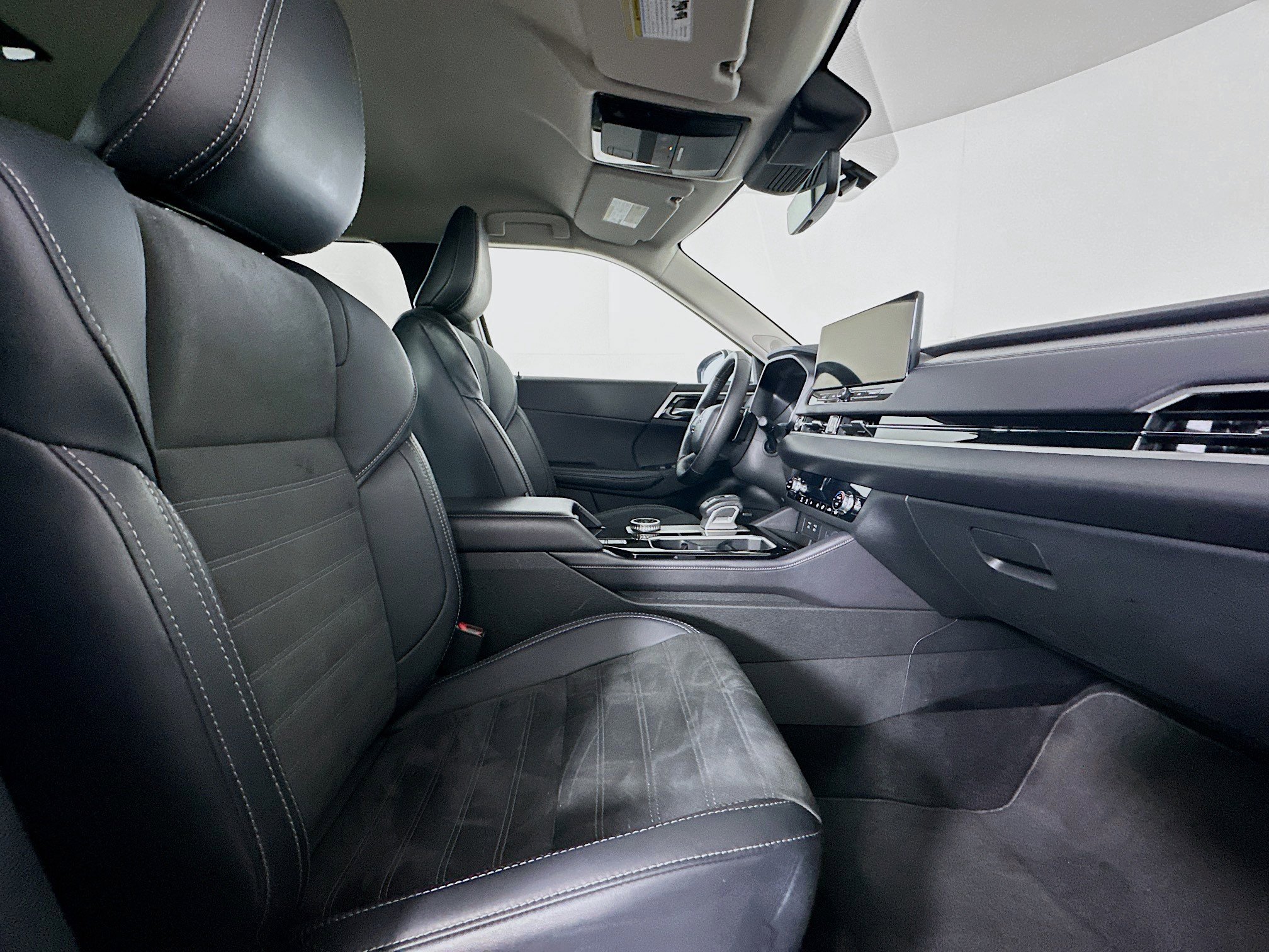 Used 2025 Mitsubishi Outlander SE image 33