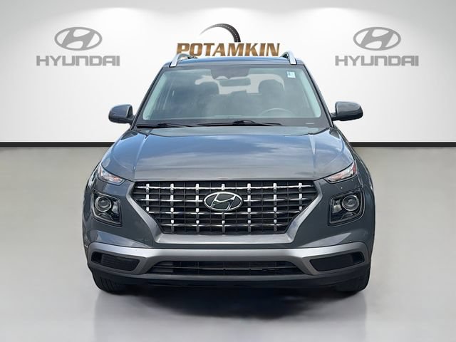 Certified 2024 Hyundai Venue SEL FWD image 2