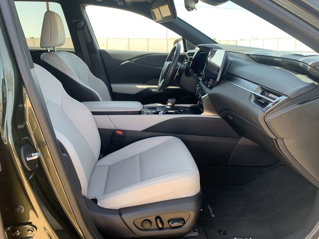 Used 2023 Lexus RX 350h w/ Cold Area Package image 27
