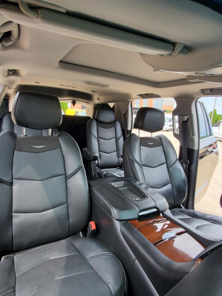 Used 2016 Cadillac Escalade Luxury AWD/4WD image 19