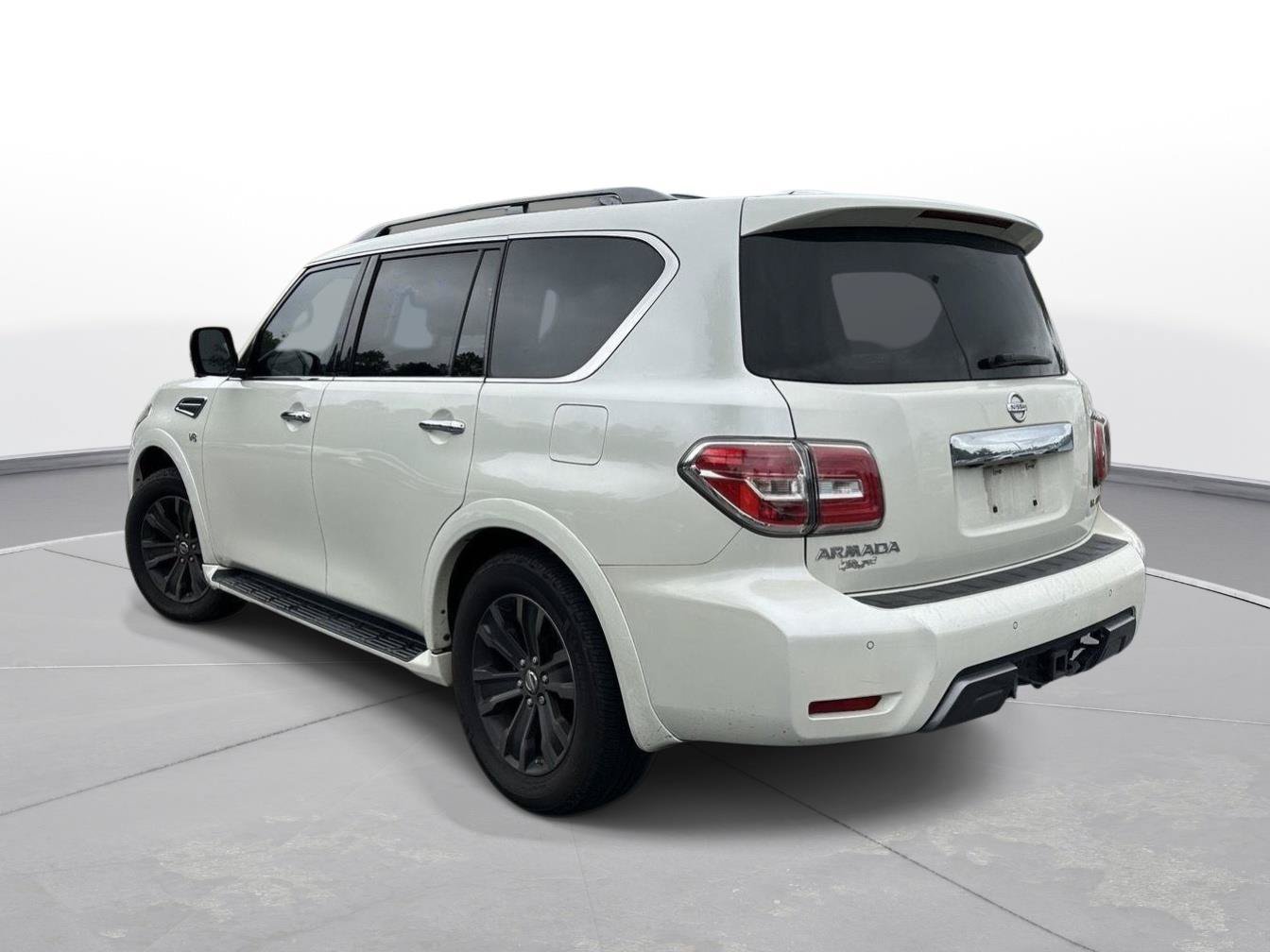 Used 2020 Nissan Armada Platinum w/ Captain's Chairs Package RWD image 8
