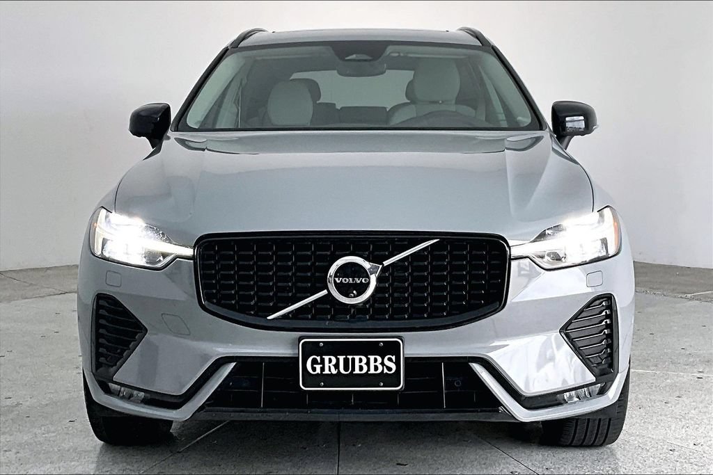Used 2024 Volvo XC60 B5 Plus w/ Protection Package Premier AWD/4WD image 3