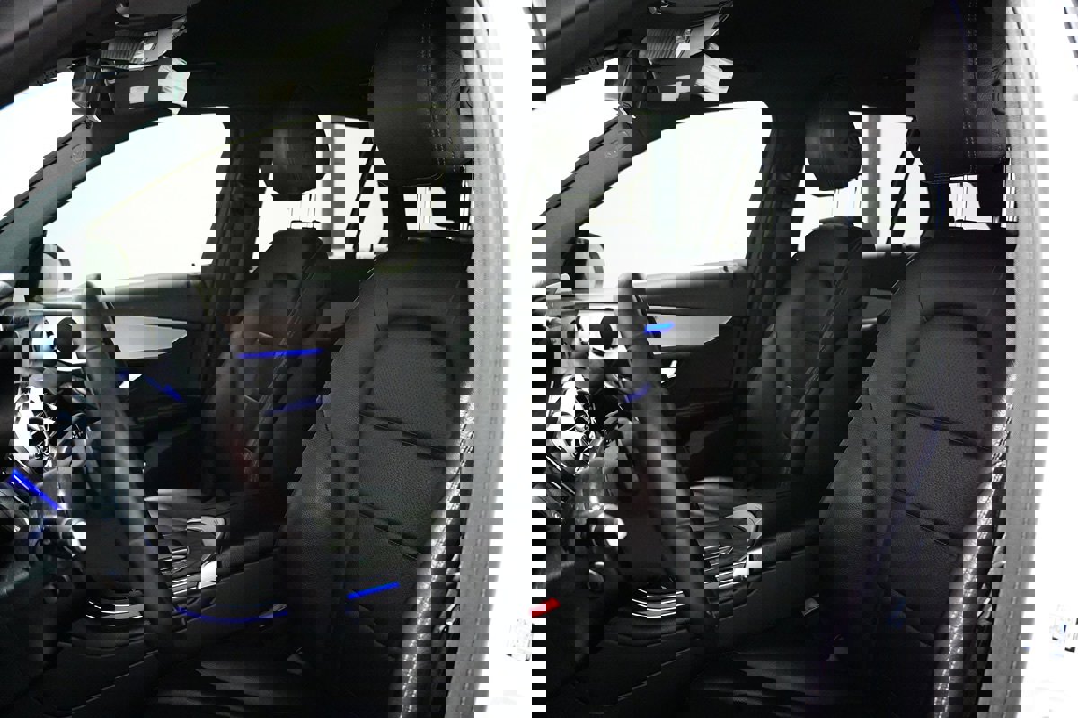 Used 2021 Mercedes-Benz GLC 300 4MATIC image 12