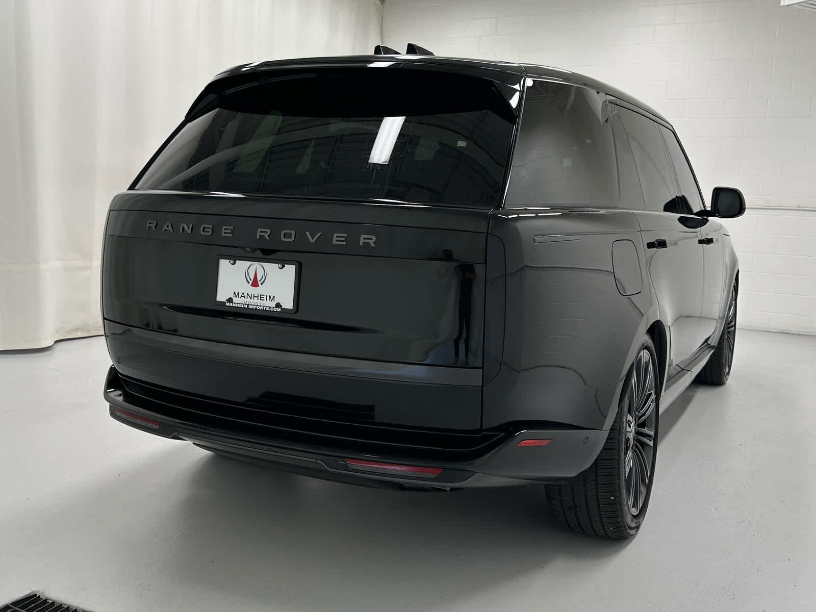 Used 2024 Land Rover Range Rover Long Wheelbase Autobiography AWD/4WD image 6