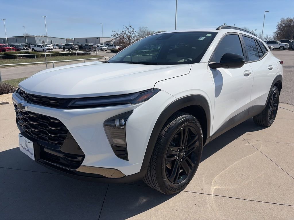 Certified 2025 Chevrolet Trax ACTIV w/ Sunroof Package image 4