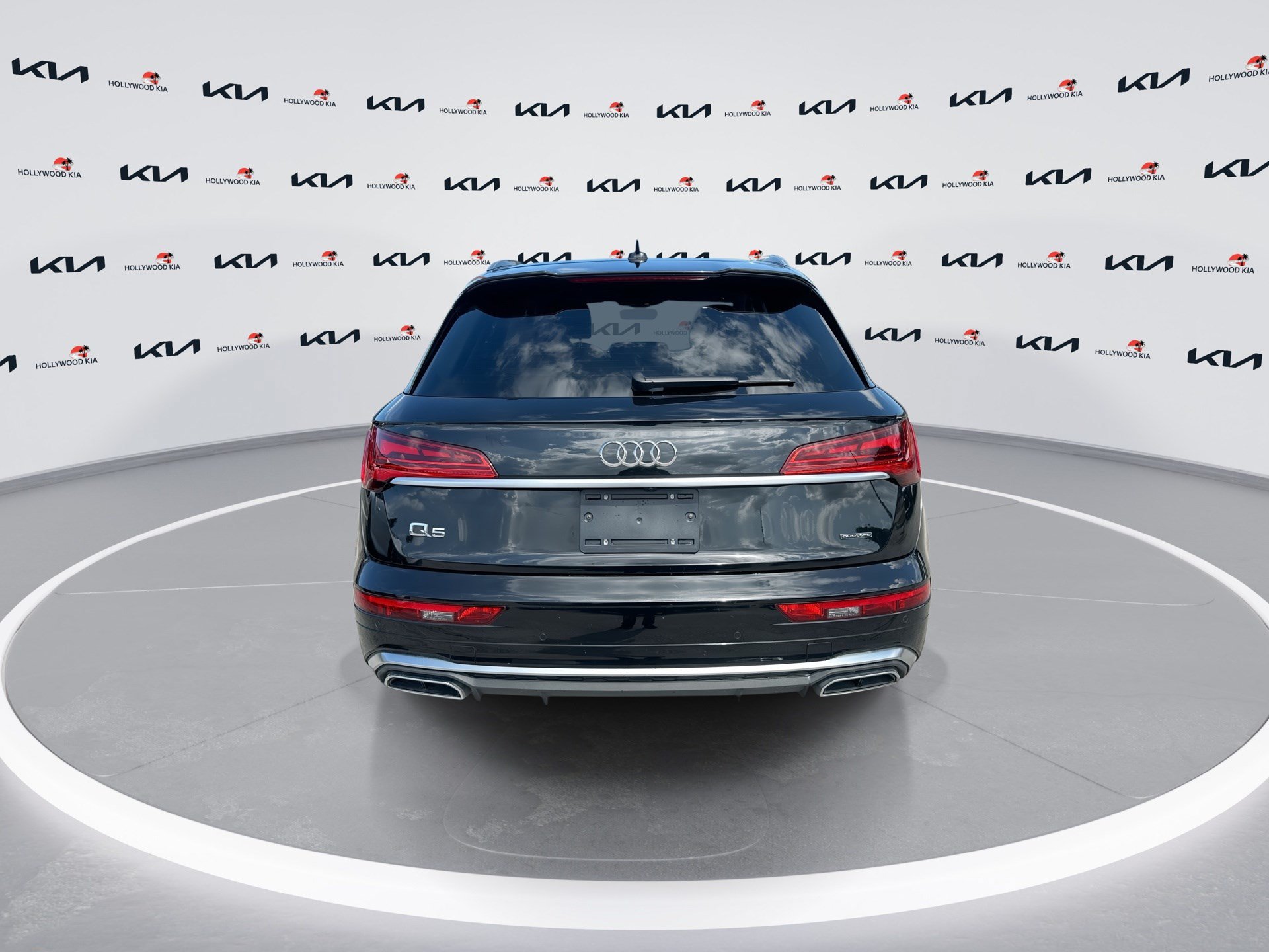 Used 2023 Audi Q5 2.0T Premium Plus w/ Premium Plus Package AWD/4WD image 7
